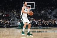 New York Knicks v Milwaukee Bucks